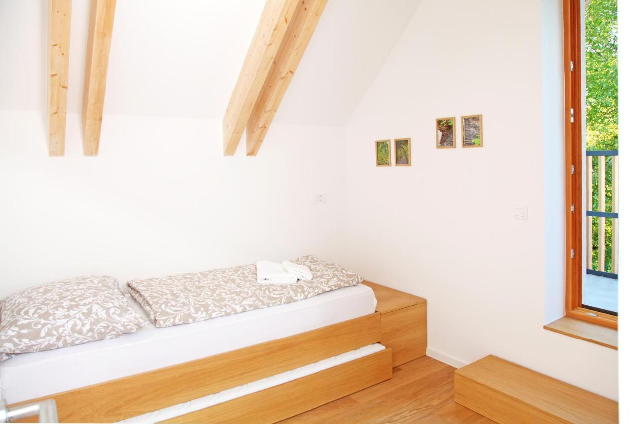 Apartment Jurijana - New 4-Bedroom Triplex With Sauna & Garden Бохинь Экстерьер фото