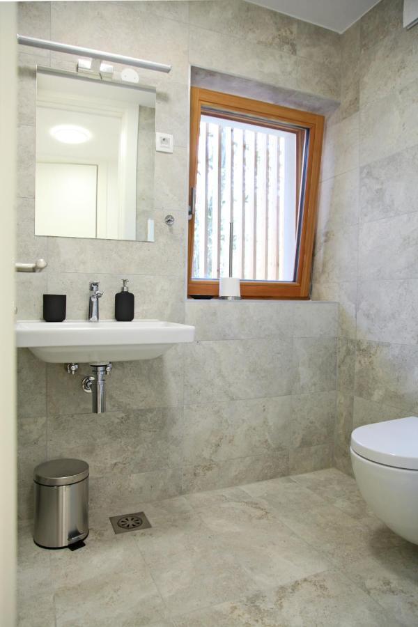 Apartment Jurijana - New 4-Bedroom Triplex With Sauna & Garden Бохинь Экстерьер фото