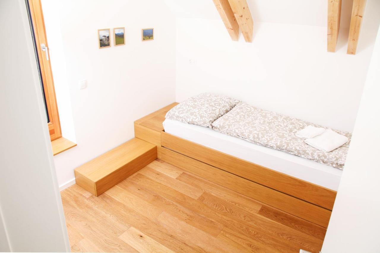 Apartment Jurijana - New 4-Bedroom Triplex With Sauna & Garden Бохинь Экстерьер фото